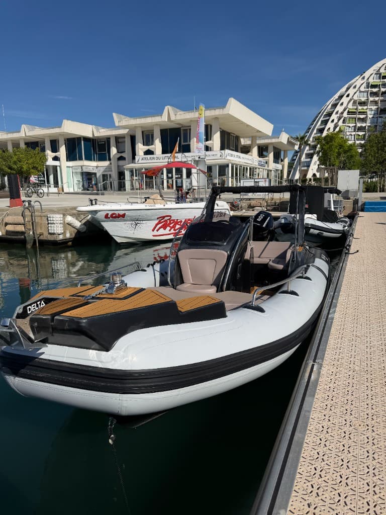 DSF 700 (Force one) — vue 3 au port