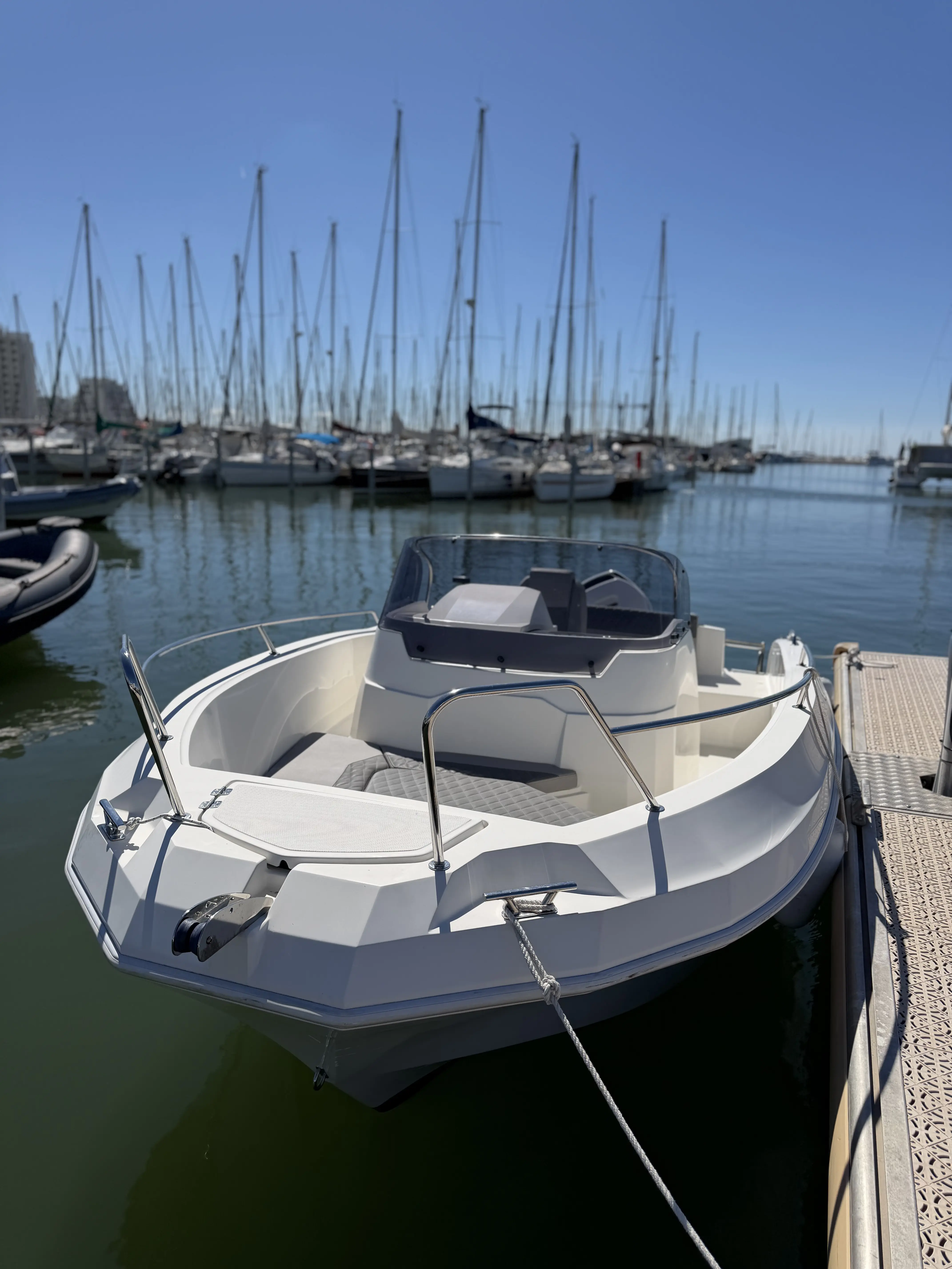 QX 19 Spacedeck (Infinity) — vue 4, coque rigide catégorie 1