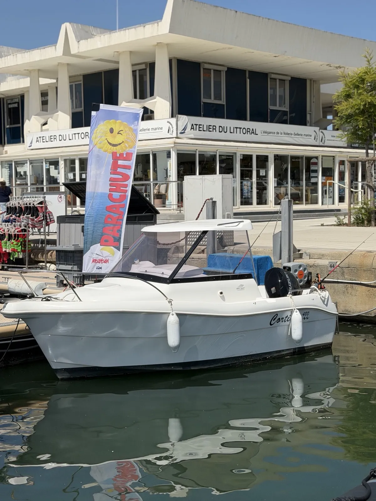 Mistralis (Cortina 480) — coque rigide pêche avec hardtop, La Grande-Motte